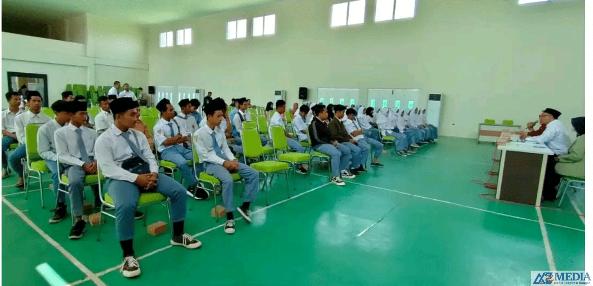 sketch 1685451409974 Pemerintah kabupaten nganjuk memberikan bansos BSM kepada 140 siswa dari siswa-siswi Madrasah Aliyah (MA) se Kabupaten Nganjuk yang dipusatkan di Aula MAN 2 Nganjuk