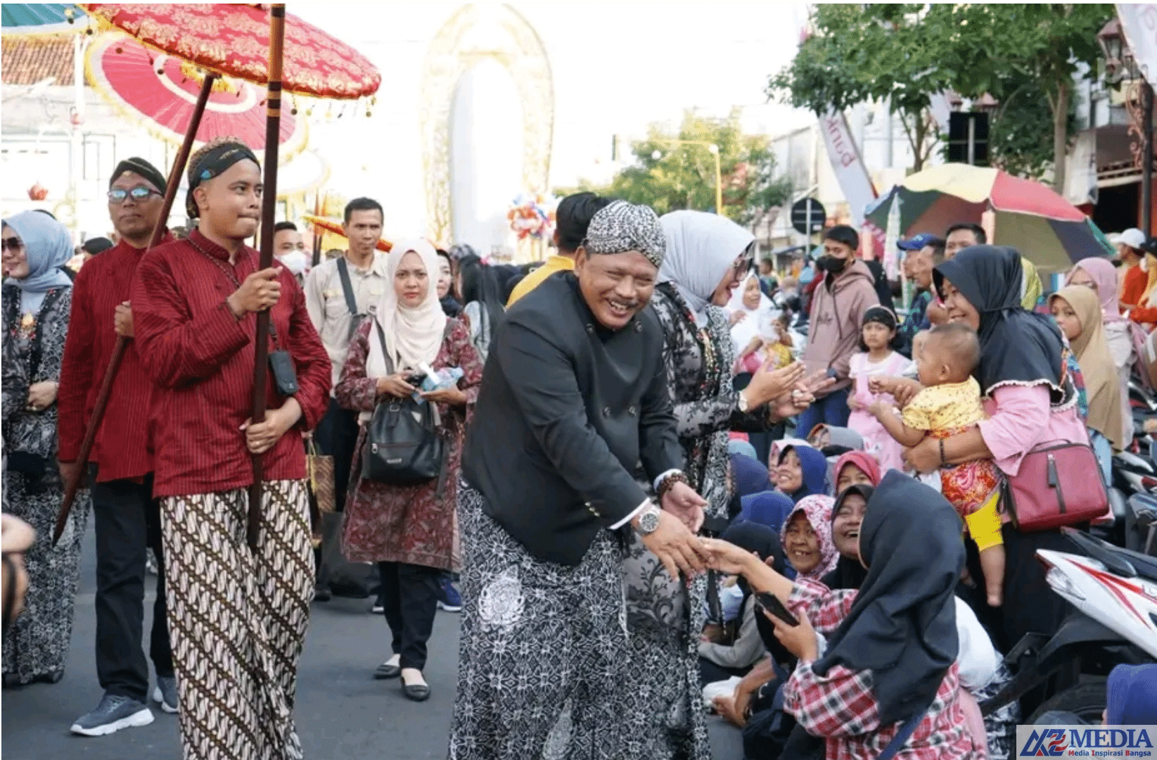sketch 1686097494654 boyong pemerintahan nganjuk dan sedekah bumi di sambut dan di saksikan ribuan masyarakat nganjuk