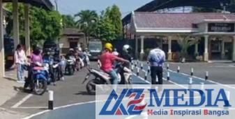 IMG 20230830 WA0082 pemohon SIM di Satlantas Polres Kediri terus meningkat. Bahkan, peningkatan pemohon mencapai dua kali lipat dari sebelumnya.