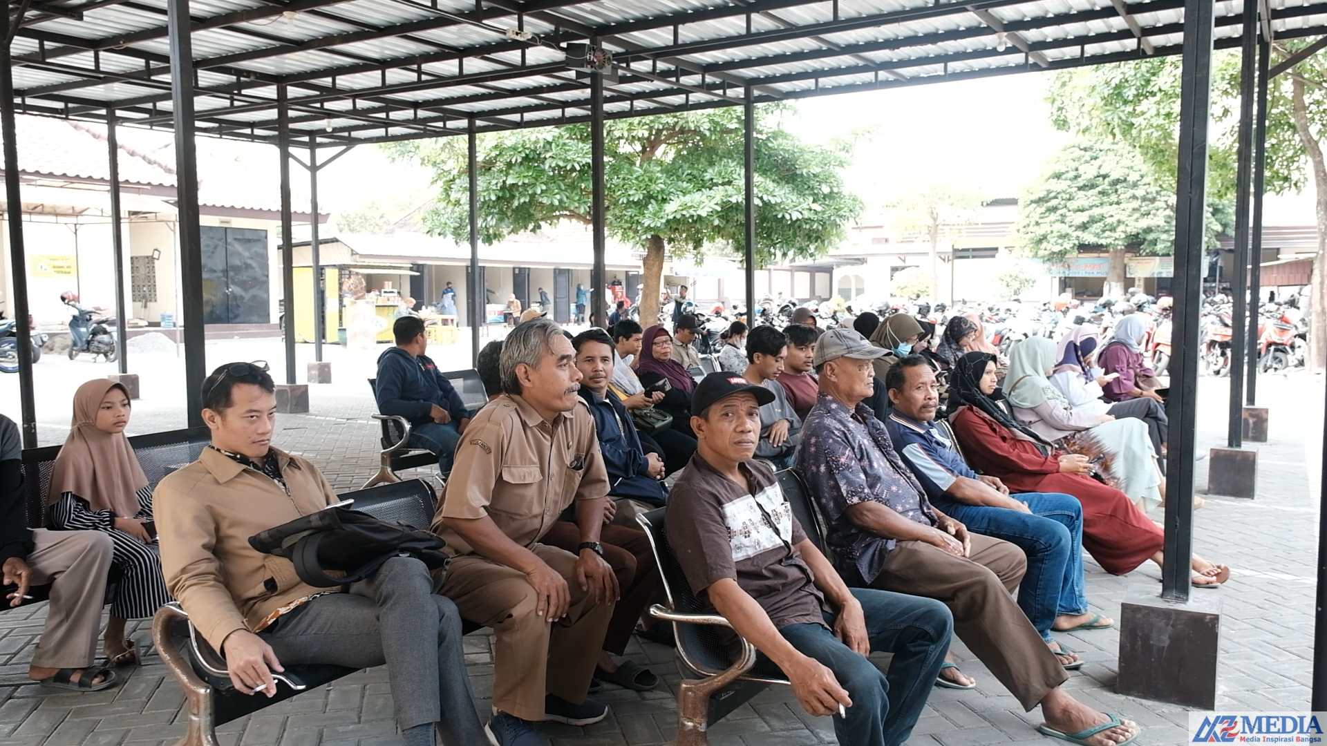 3. Habib Luthfi Puji Prabowo Pilih Gibran Jadi Cawapres Pilihan Tepat .00 02 32 12.Still002.00 00 14 18.Still001 Geliat Satlantas Polres Tulungagung Dalam Memberikan Layanan Yang Berintegritas