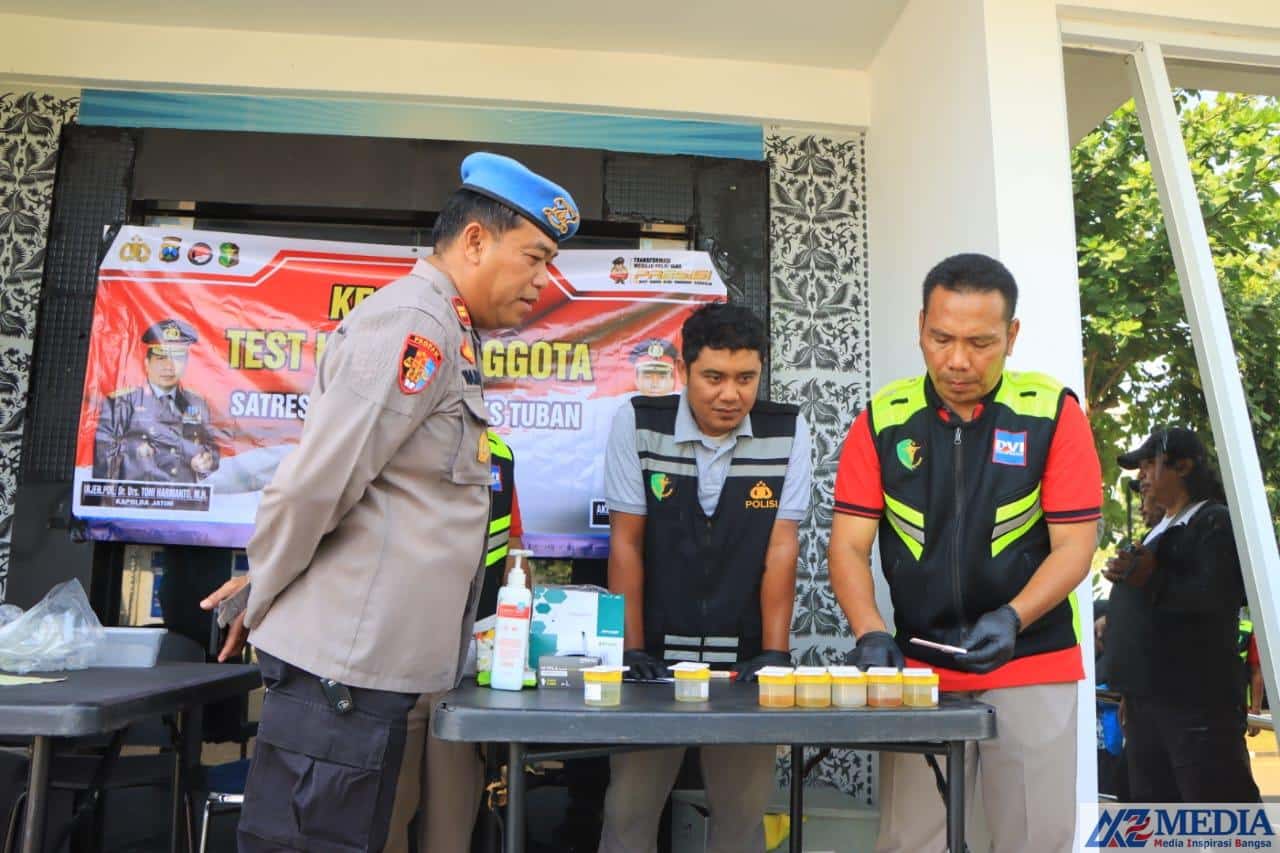 IMG 20231003 WA0023 Penguatan Pengawasan Terhadap Anggota, Polres Tuban Gelar Tes Urine Dadakan