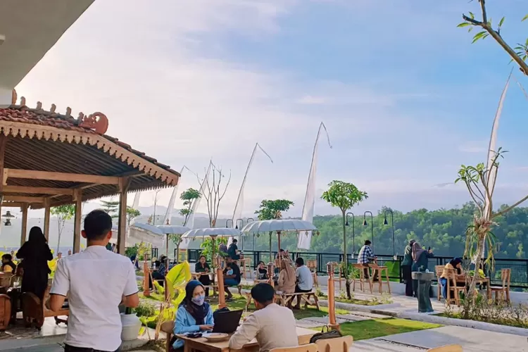 1017439555 5 Rekomendasi Warung Nuansa Alam di Tulungagung