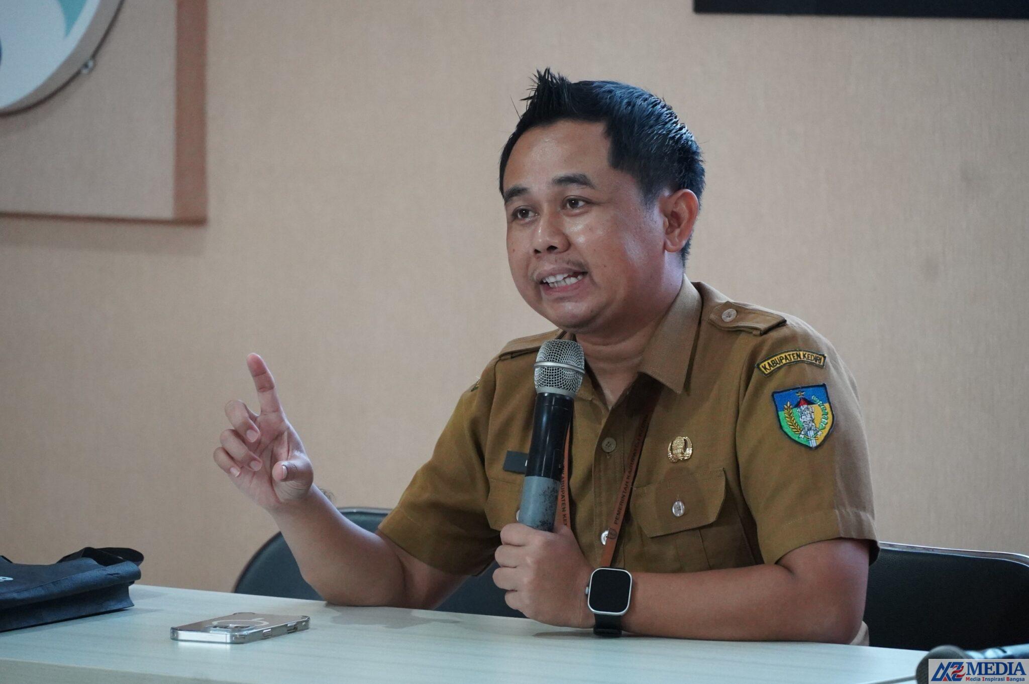 Diskominfo Kabupaten Kediri gelar rapat koordinasi untuk evaluasi, integrasi, dan pemutakhiran data dalam mendukung program Satu Data Kabupaten Kediri. 6 WhatsApp Image 2025 05 06 at 12.15.15 1 scaled Diskominfo Kabupaten Kediri gelar rapat koordinasi untuk evaluasi, integrasi, dan pemutakhiran data dalam mendukung program Satu Data Kabupaten Kediri.