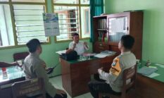 Polsek Jatikalen Lakukan Sosialisasi Cyber Pungli dan Imbauan Kaptibmas di Kantor Desa Perning